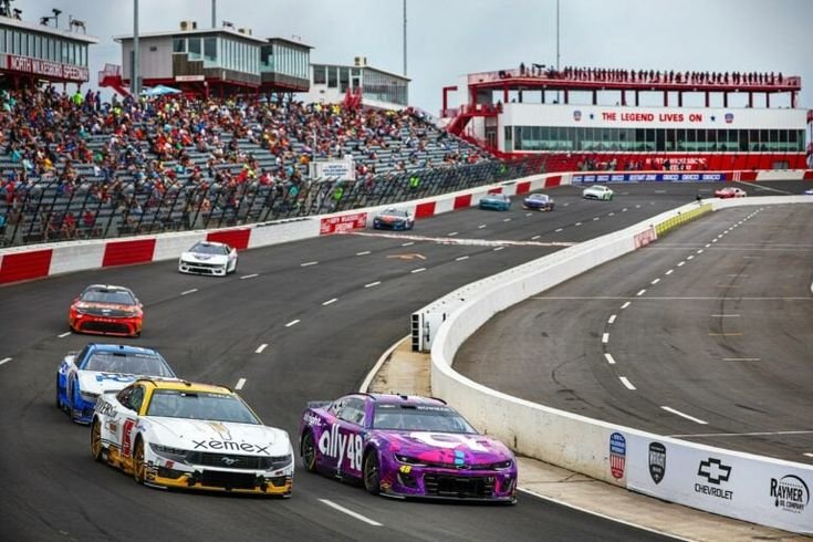 What Time Is the NASCAR Race Tomorrow